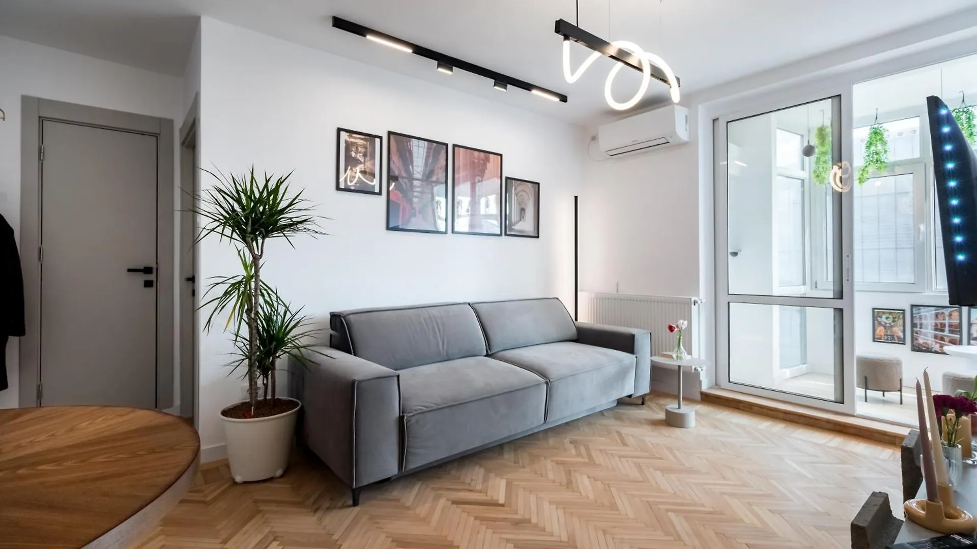 Central Aesthetic Apartment Bucharest